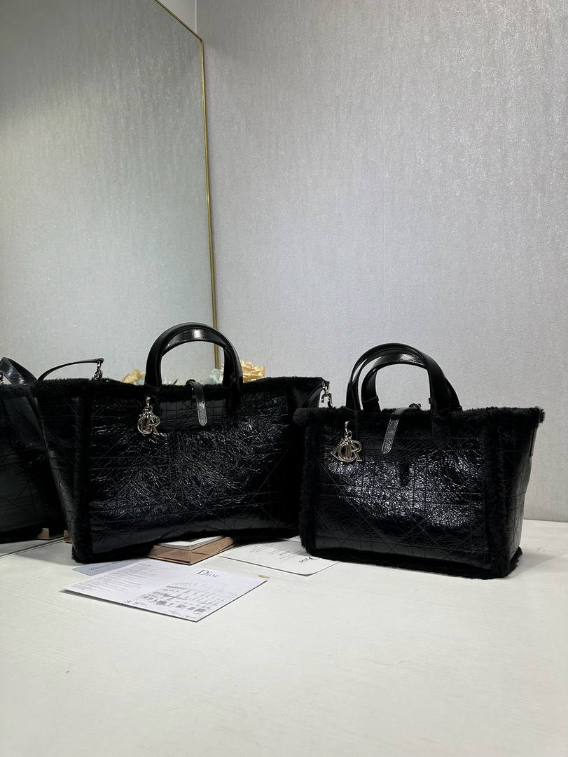 Dior M2822 Small Dior Toujours Bag Black Macrocannage Crinkled Calfskin and Merino Wool