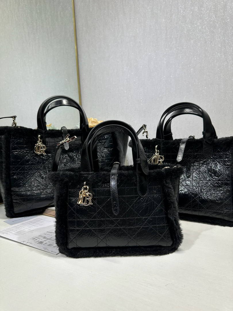 Dior M2822 Small Dior Toujours Bag Black Macrocannage Crinkled Calfskin and Merino Wool