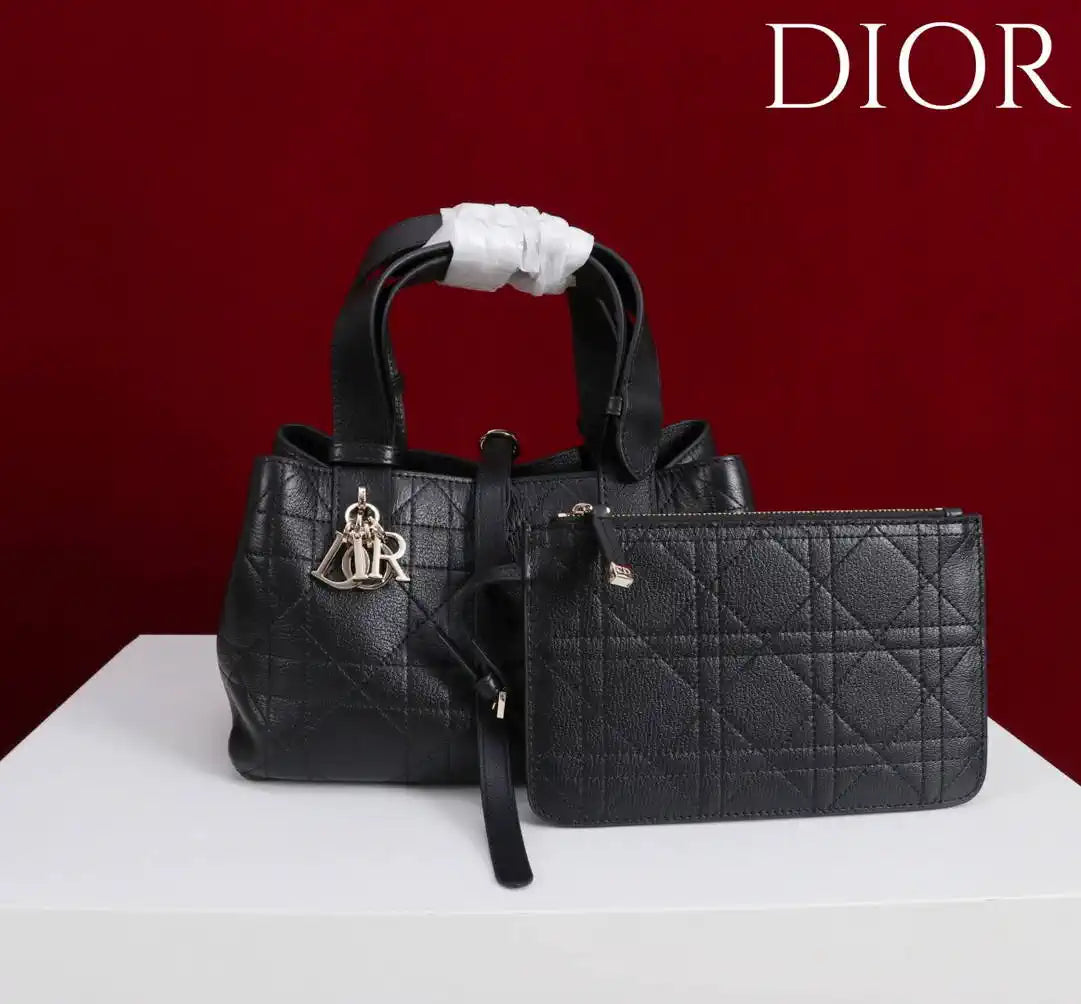 Dior M2822 Small Dior Toujours Bag Black Macrocannage Grained Calfskin