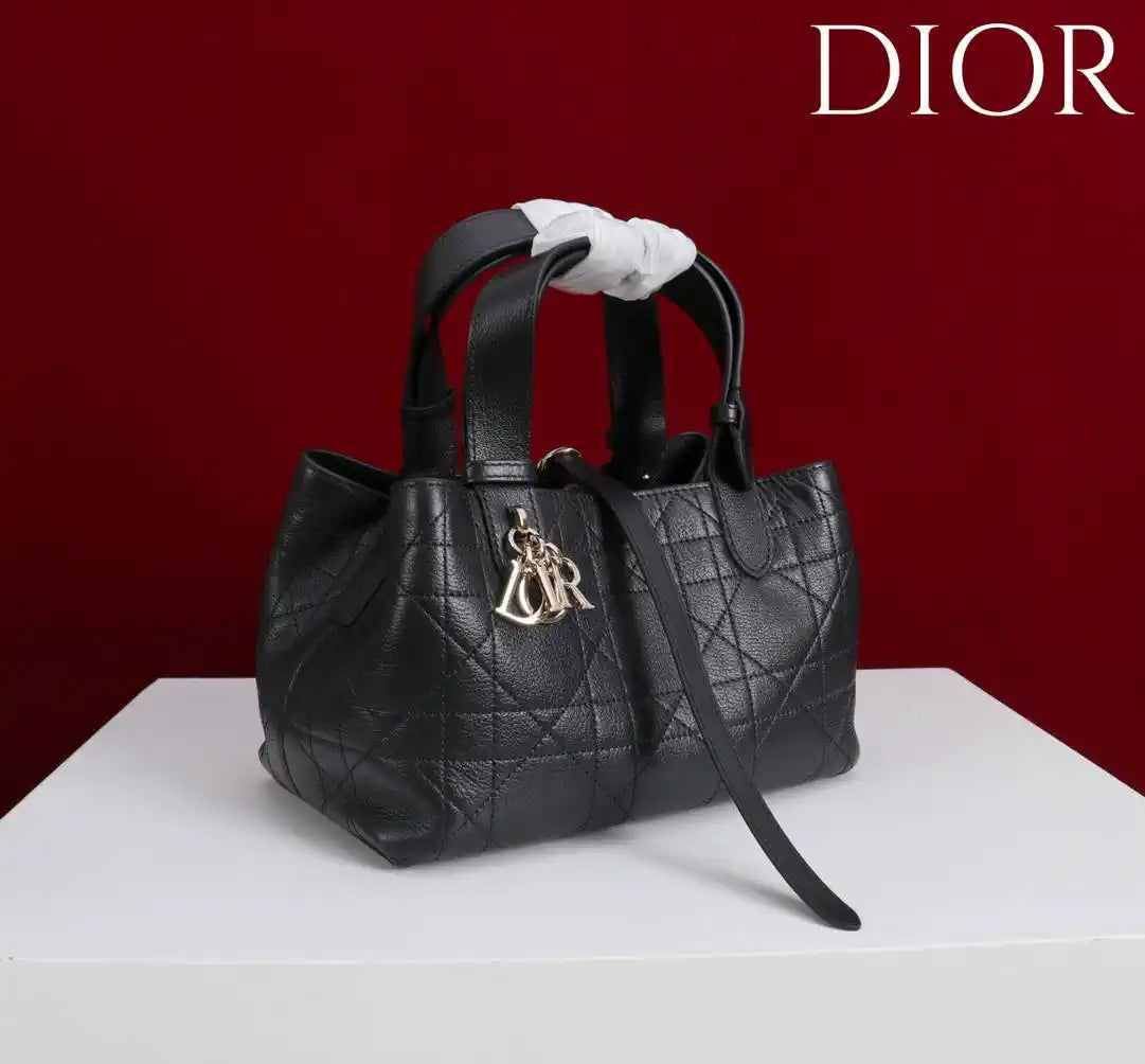 Dior M2822 Small Dior Toujours Bag Black Macrocannage Grained Calfskin
