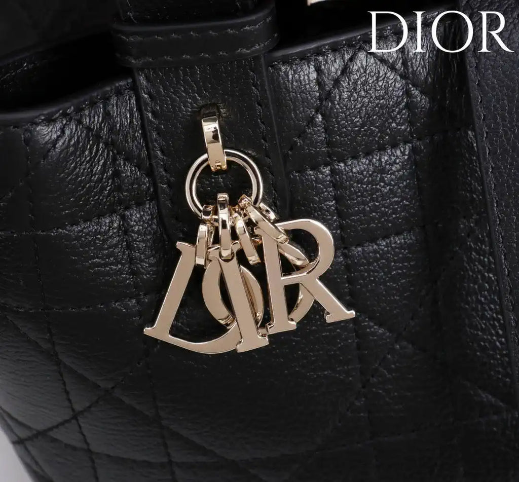 Dior M2822 Small Dior Toujours Bag Black Macrocannage Grained Calfskin