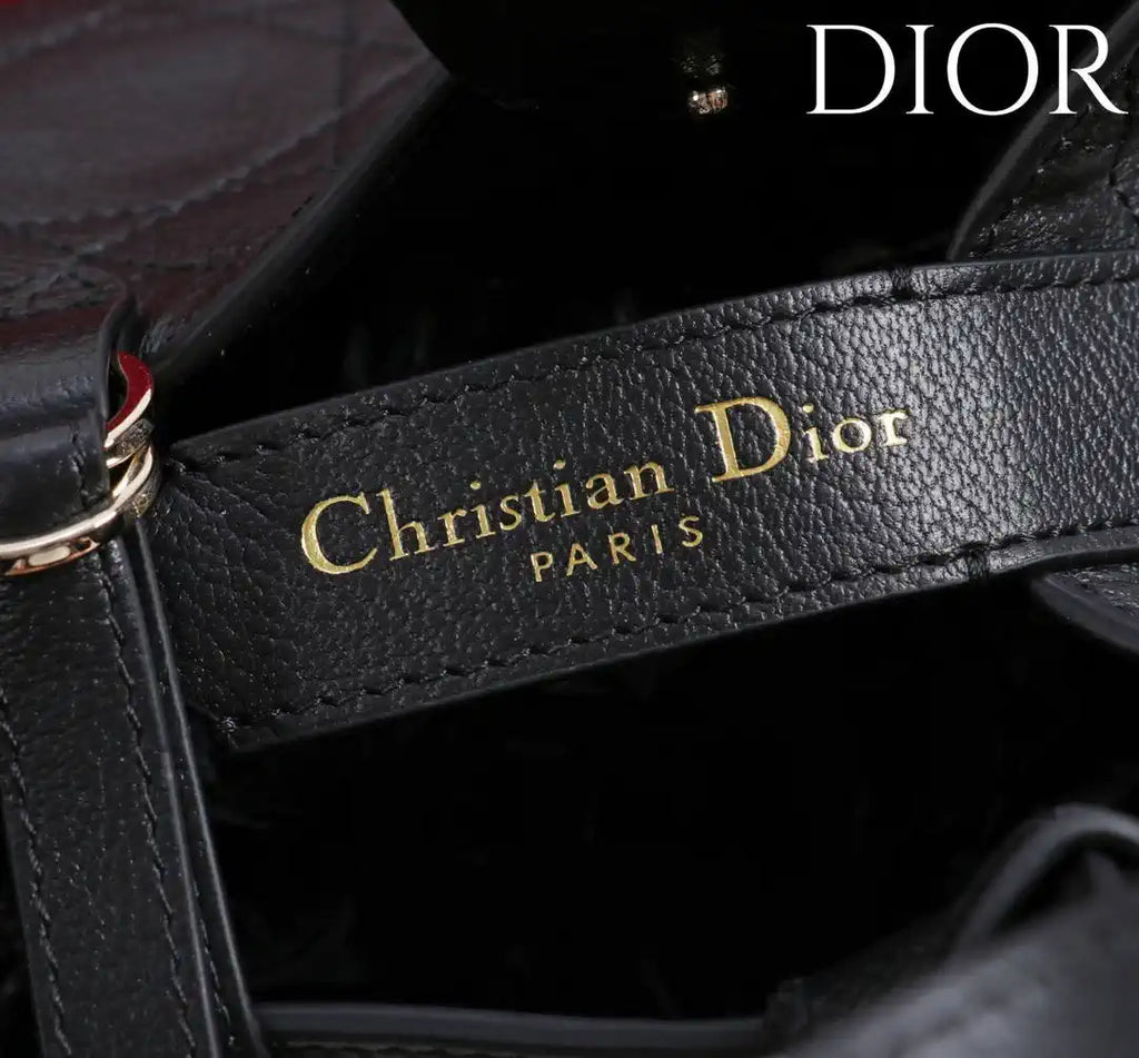 Dior M2822 Small Dior Toujours Bag Black Macrocannage Grained Calfskin