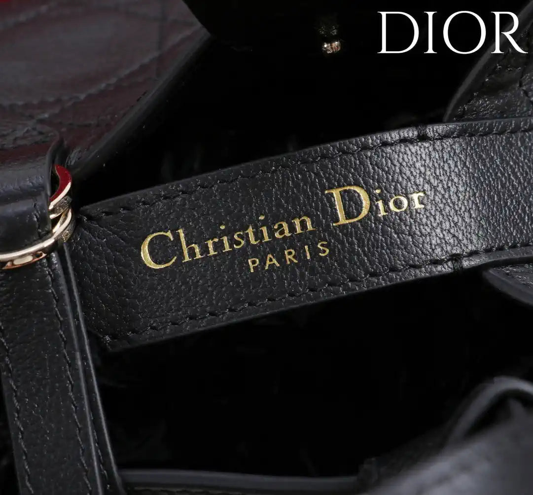 Dior M2822 Small Dior Toujours Bag Black Macrocannage Grained Calfskin