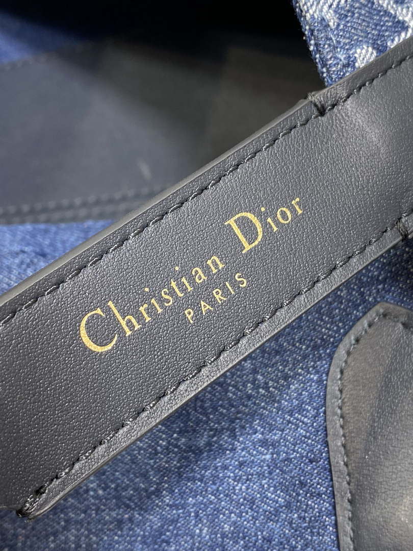 Dior M2822 Small Dior Toujours Bag Blue Denim Dior Oblique Jacquard