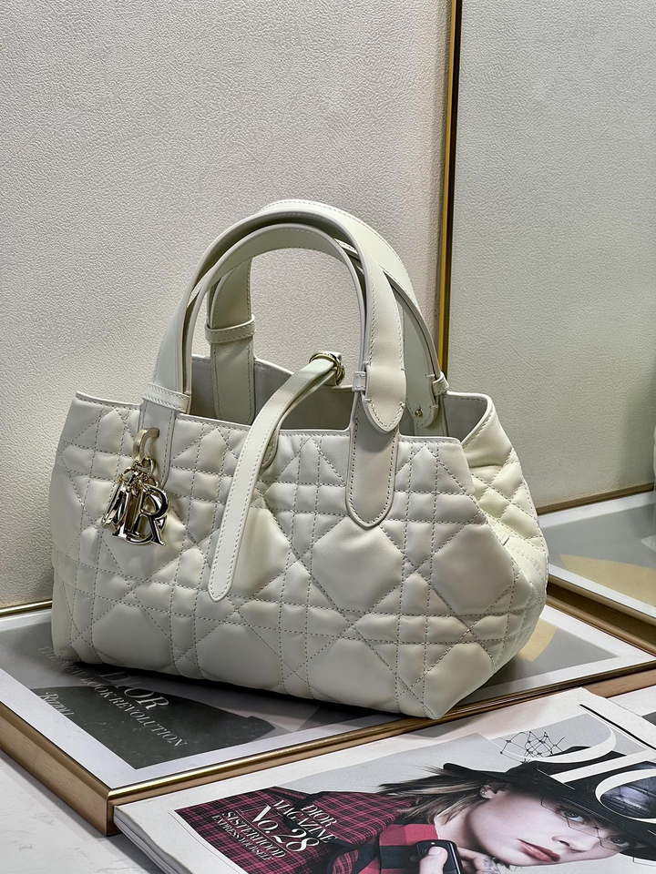 Dior M2822 Small Dior Toujours Bag White Macrocannage Calfskin