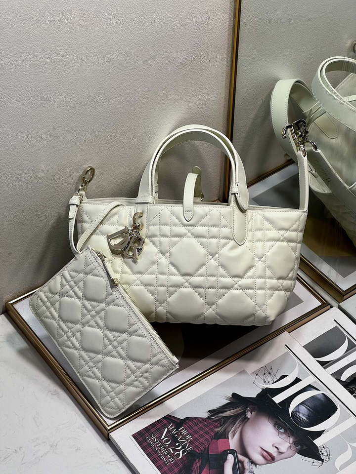Dior M2822 Small Dior Toujours Bag White Macrocannage Calfskin