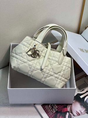 Dior M2822 Small Dior Toujours Bag White Macrocannage Calfskin - Default Title - View 5