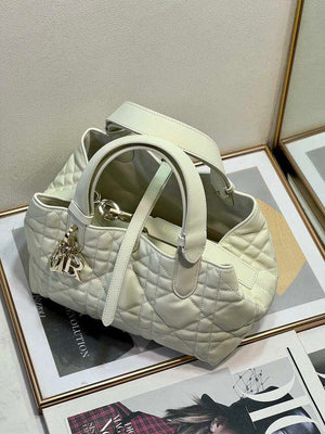Dior M2822 Small Dior Toujours Bag White Macrocannage Calfskin - Default Title - View 6