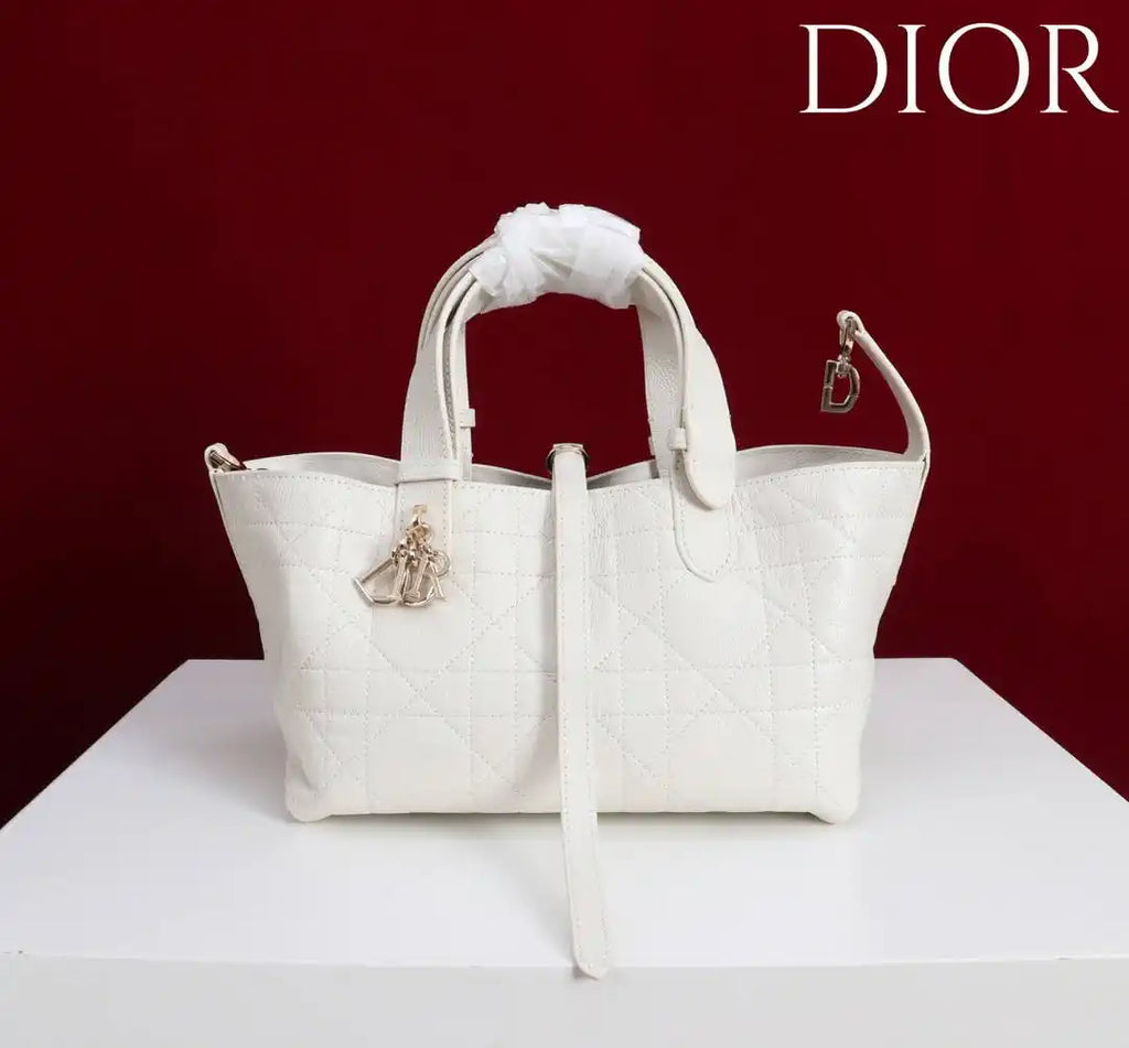 Dior M2822 Small Dior Toujours Bag White Macrocannage Grained Calfskin