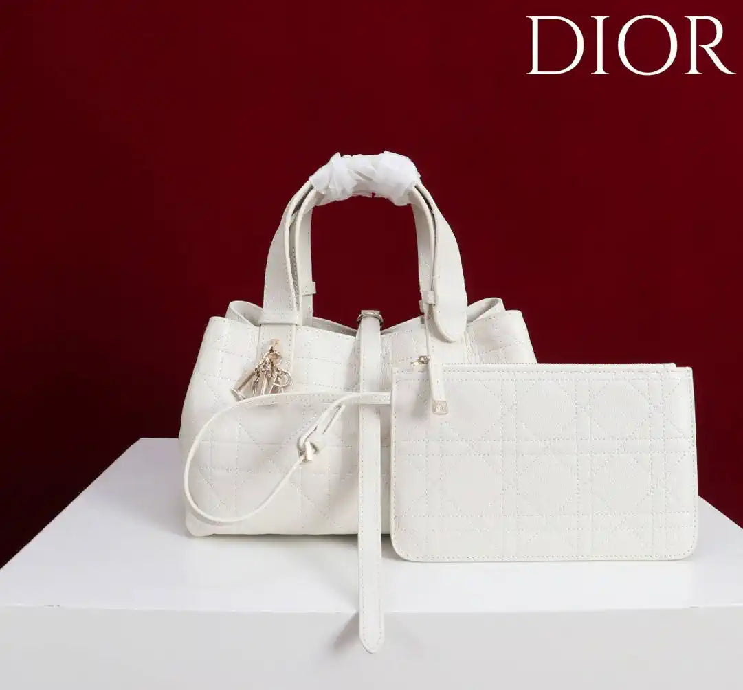 Dior M2822 Small Dior Toujours Bag White Macrocannage Grained Calfskin