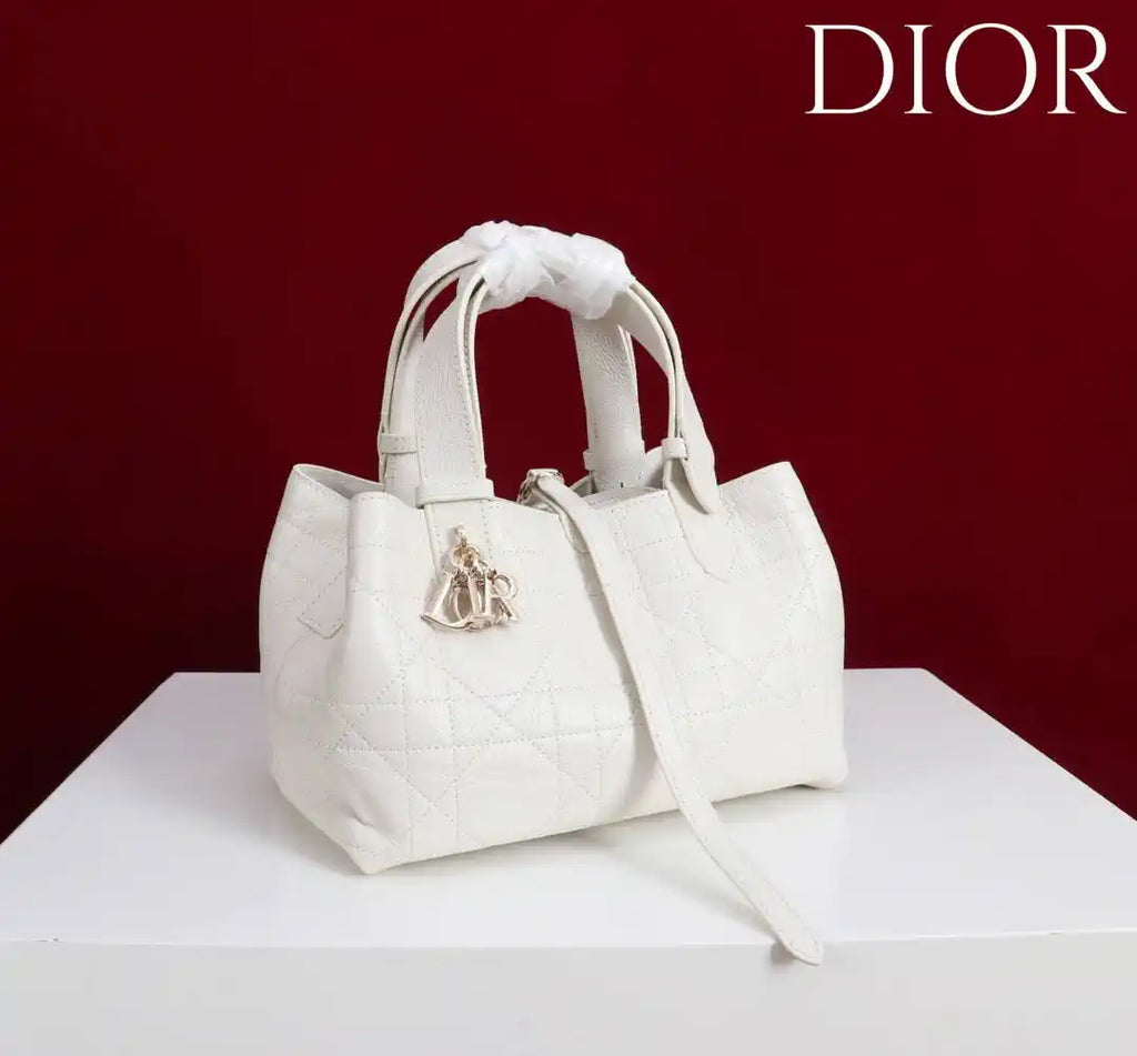 Dior M2822 Small Dior Toujours Bag White Macrocannage Grained Calfskin