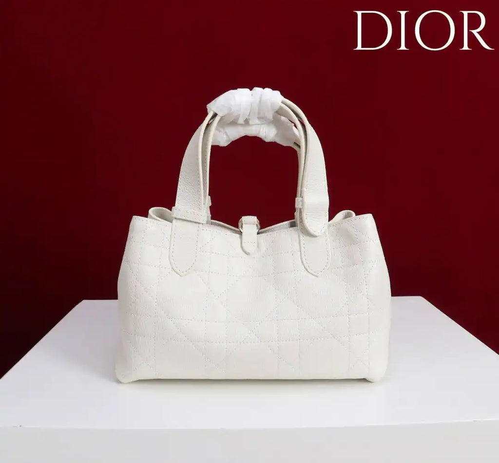 Dior M2822 Small Dior Toujours Bag White Macrocannage Grained Calfskin
