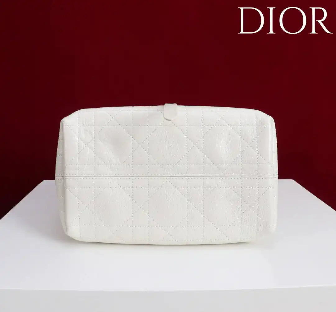 Dior M2822 Small Dior Toujours Bag White Macrocannage Grained Calfskin