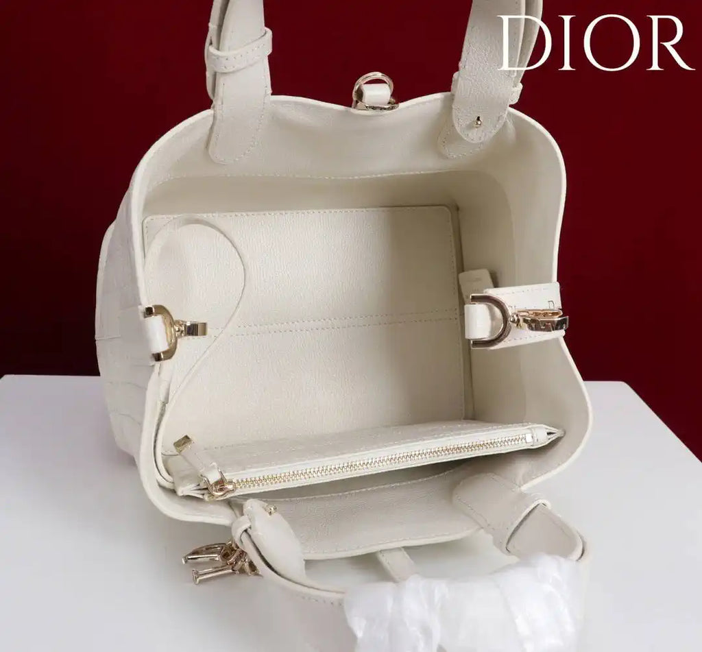 Dior M2822 Small Dior Toujours Bag White Macrocannage Grained Calfskin