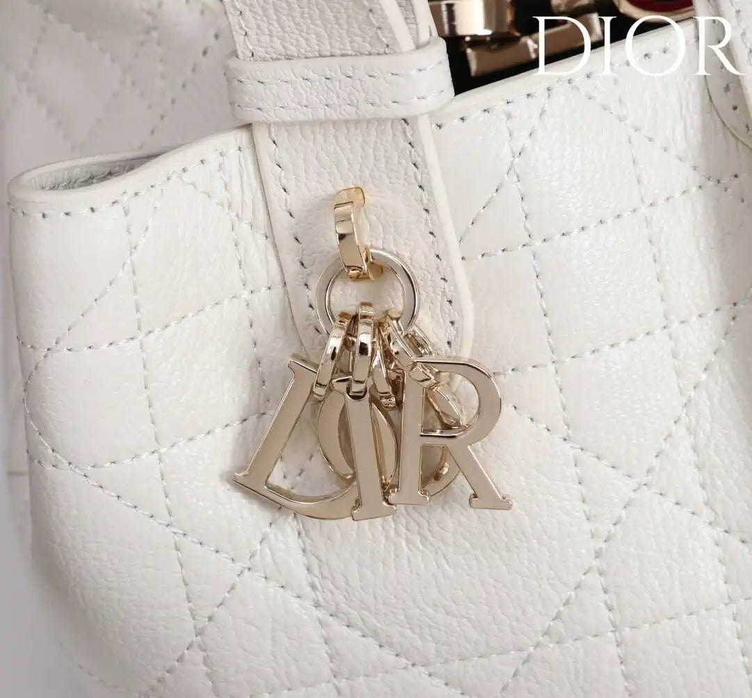 Dior M2822 Small Dior Toujours Bag White Macrocannage Grained Calfskin