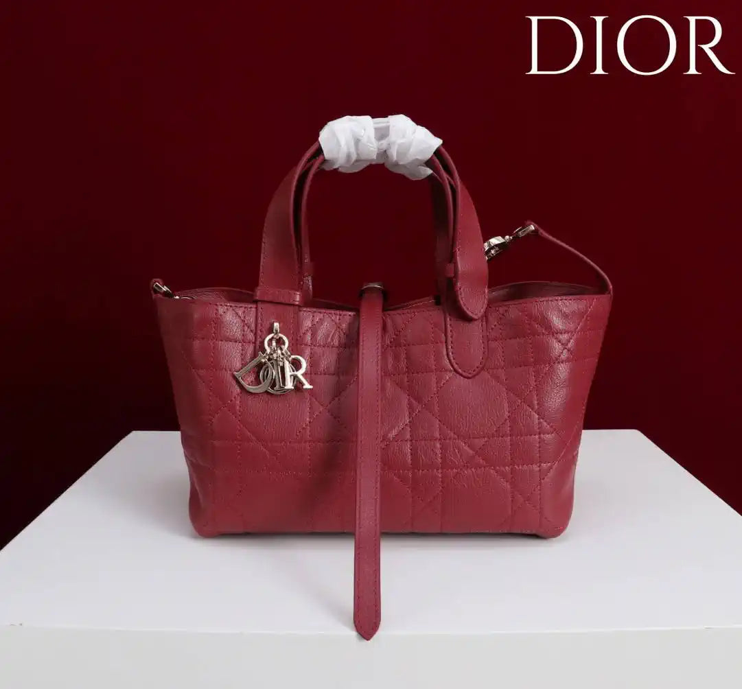 Dior M2822 Small Dior Toujours Bag Wine Red Macrocannage Grained Calfskin