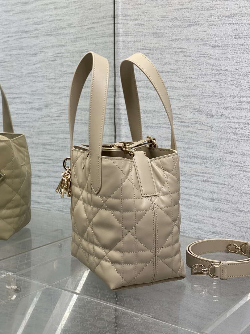 Dior M2835 Small Dior Toujours Vertical Tote Bag Apricot Macrocannage Calfskin