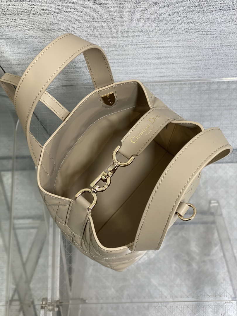 Dior M2835 Small Dior Toujours Vertical Tote Bag Apricot Macrocannage Calfskin