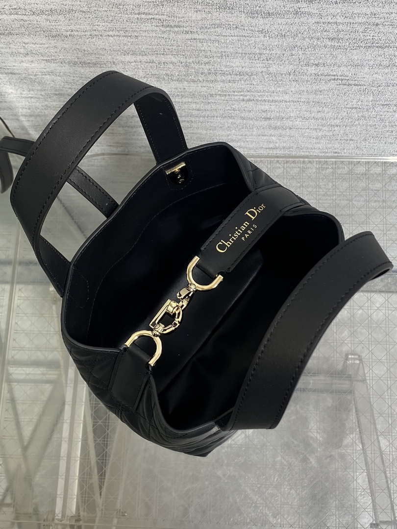 Dior M2835 Small Dior Toujours Vertical Tote Bag Black Macrocannage Calfskin
