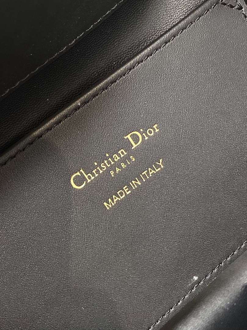 Dior M2835 Small Dior Toujours Vertical Tote Bag Black Macrocannage Calfskin