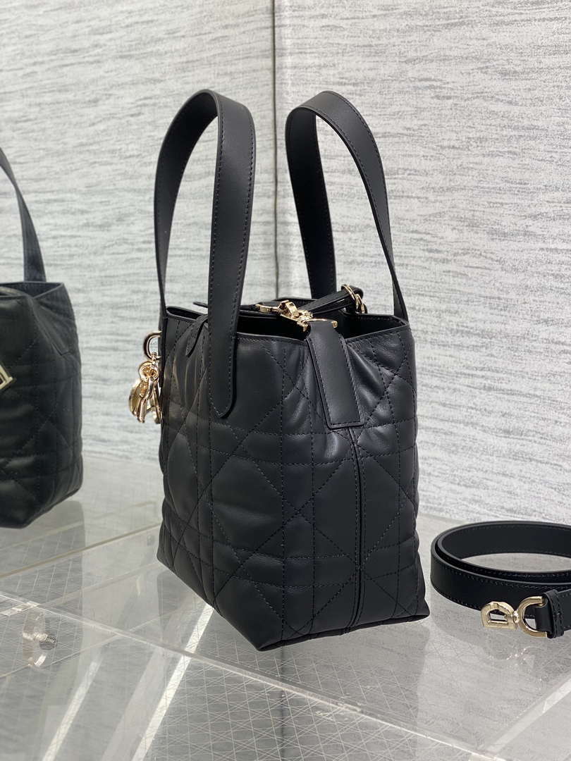 Dior M2835 Small Dior Toujours Vertical Tote Bag Black Macrocannage Calfskin