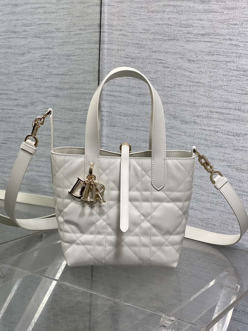 Dior M2835 Small Dior Toujours Vertical Tote Bag White Macrocannage Calfskin