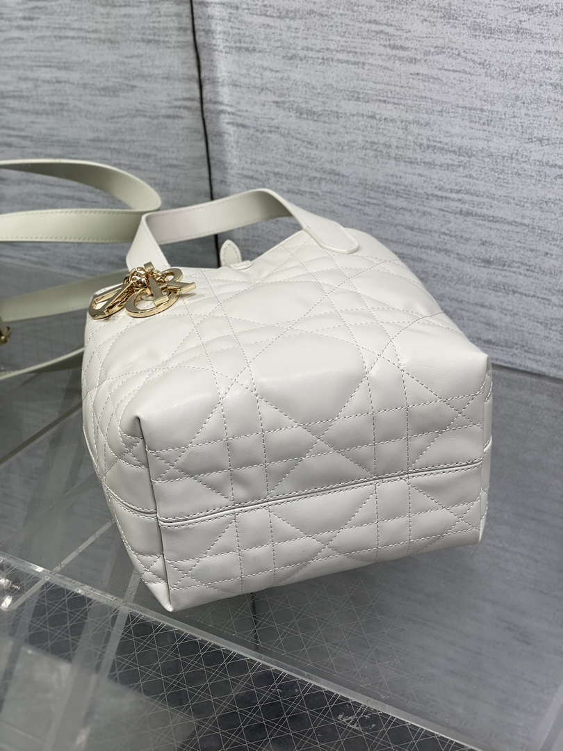 Dior M2835 Small Dior Toujours Vertical Tote Bag White Macrocannage Calfskin