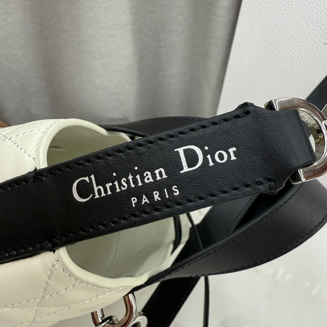 Dior M2835 Small Dior Toujours Vertical Tote Bag White with Black Macrocannage Calfskin
