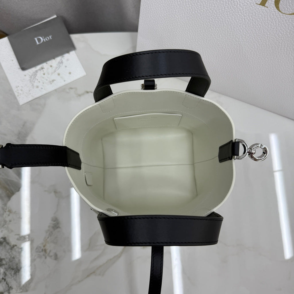 Dior M2835 Small Dior Toujours Vertical Tote Bag White with Black Macrocannage Calfskin