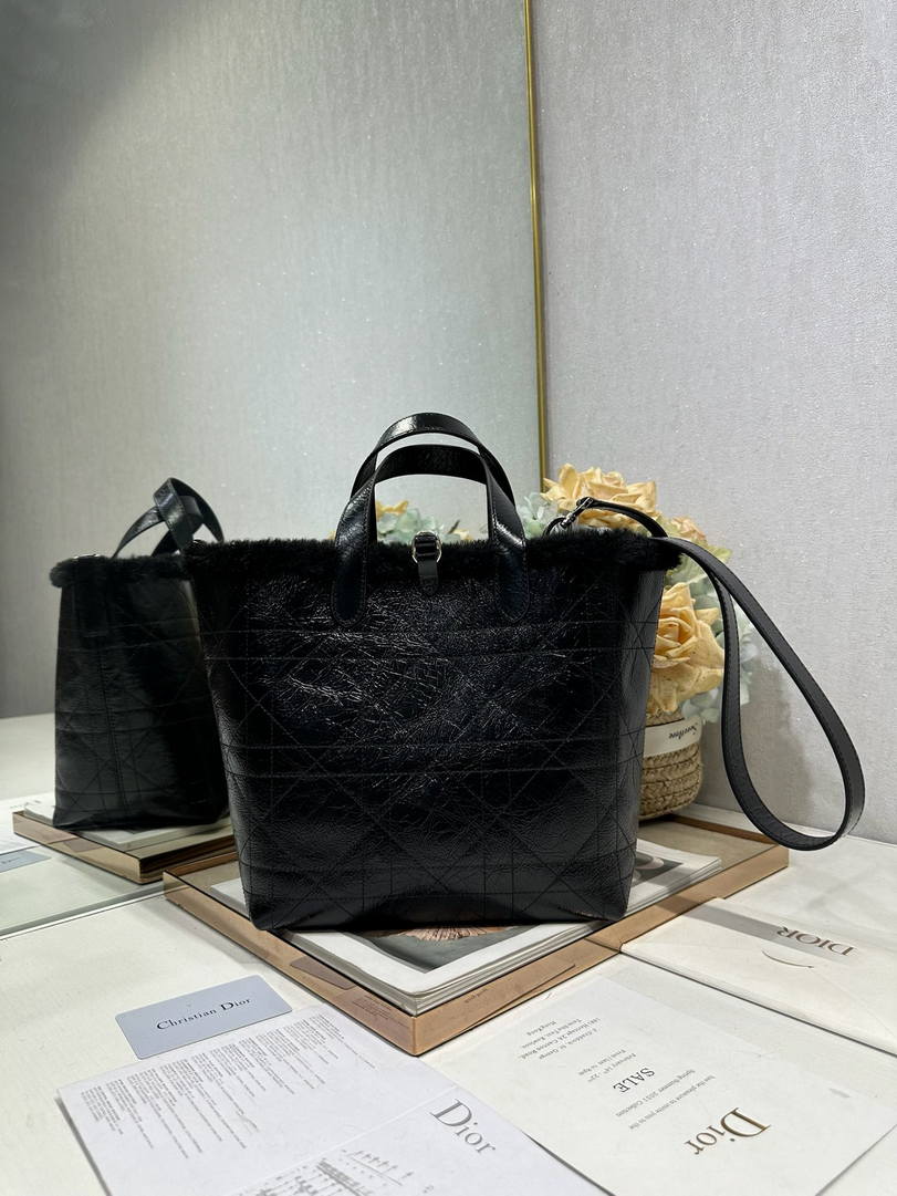 Dior M2836 Medium Dior Toujours Bag Black Macrocannage Crinkled Calfskin and Merino Wool