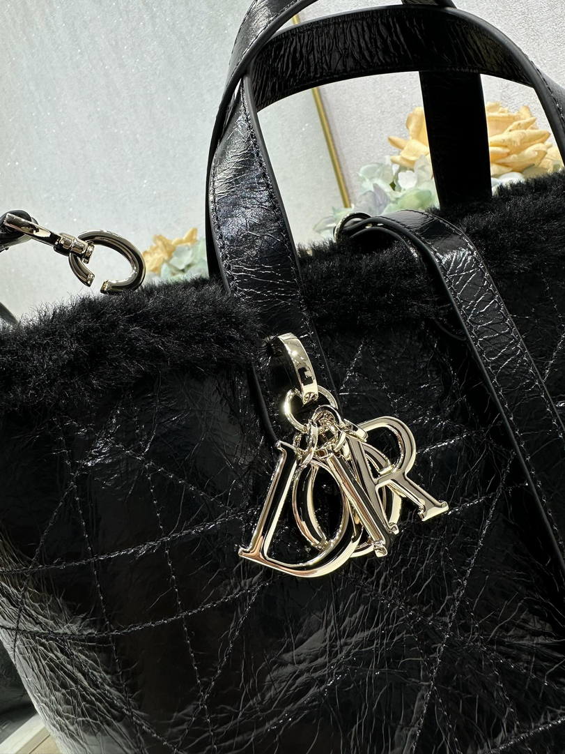 Dior M2836 Medium Dior Toujours Bag Black Macrocannage Crinkled Calfskin and Merino Wool