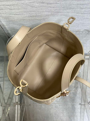 Dior M2836 Medium Dior Toujours Vertical Tote Bag Apricot Macrocannage Calfskin - Default Title - View 8