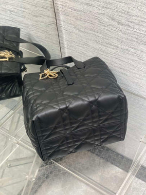 Dior M2836 Medium Dior Toujours Vertical Tote Bag Black Macrocannage Calfskin - Default Title - View 7