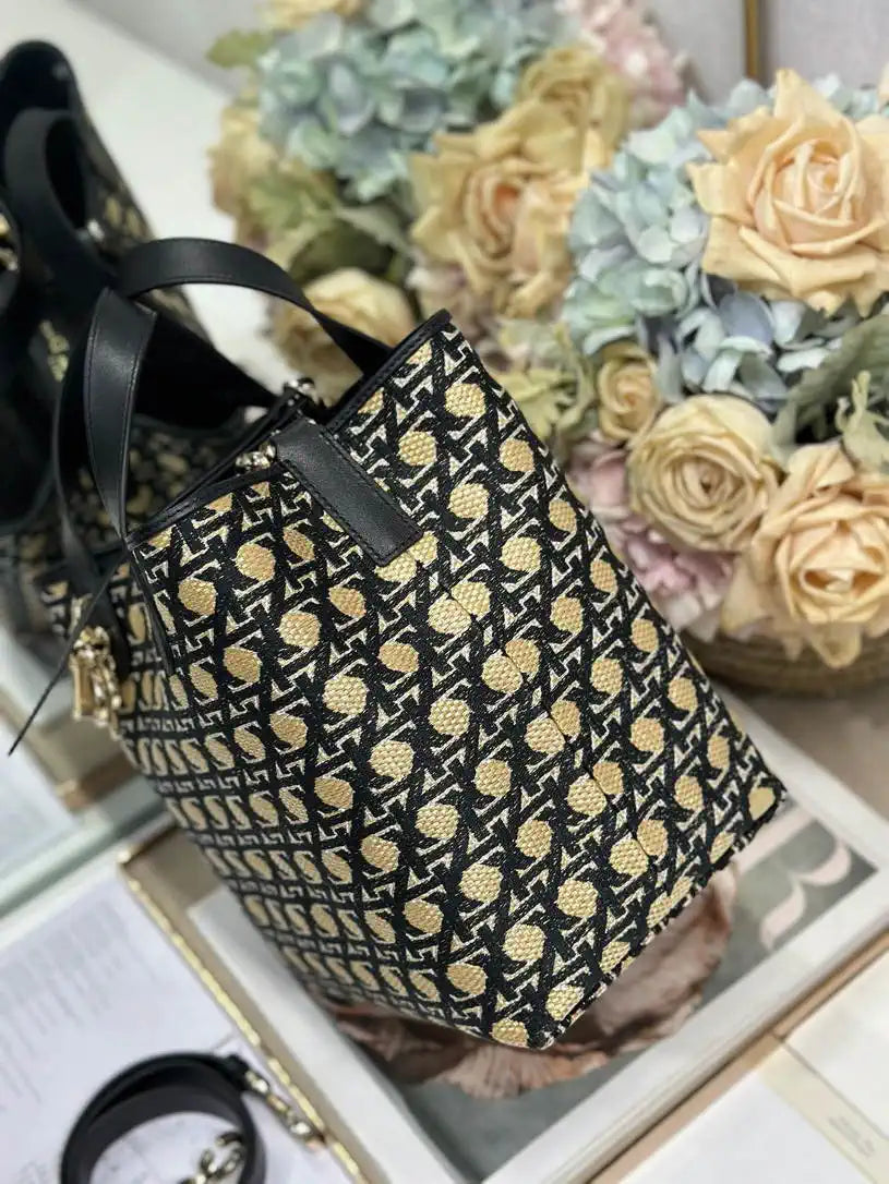 Dior M2835 Small Dior Toujours Vertical Tote Bag Black tweed embroidered diamonds