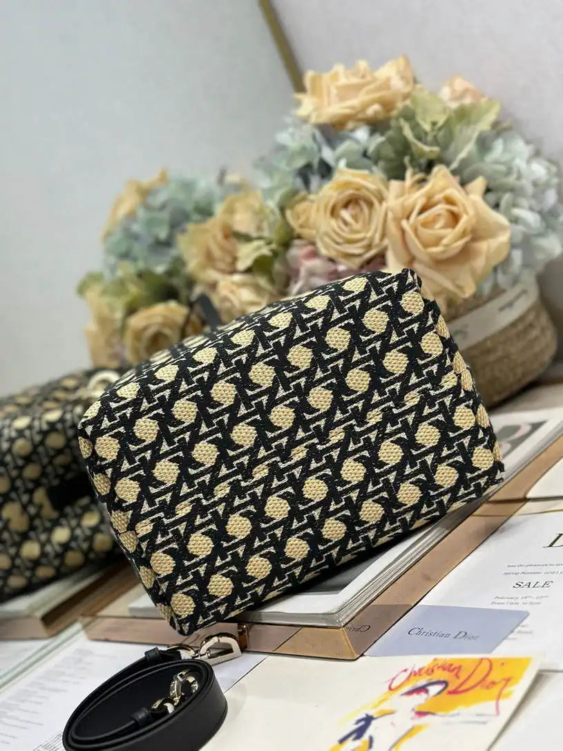 Dior M2835 Small Dior Toujours Vertical Tote Bag Black tweed embroidered diamonds