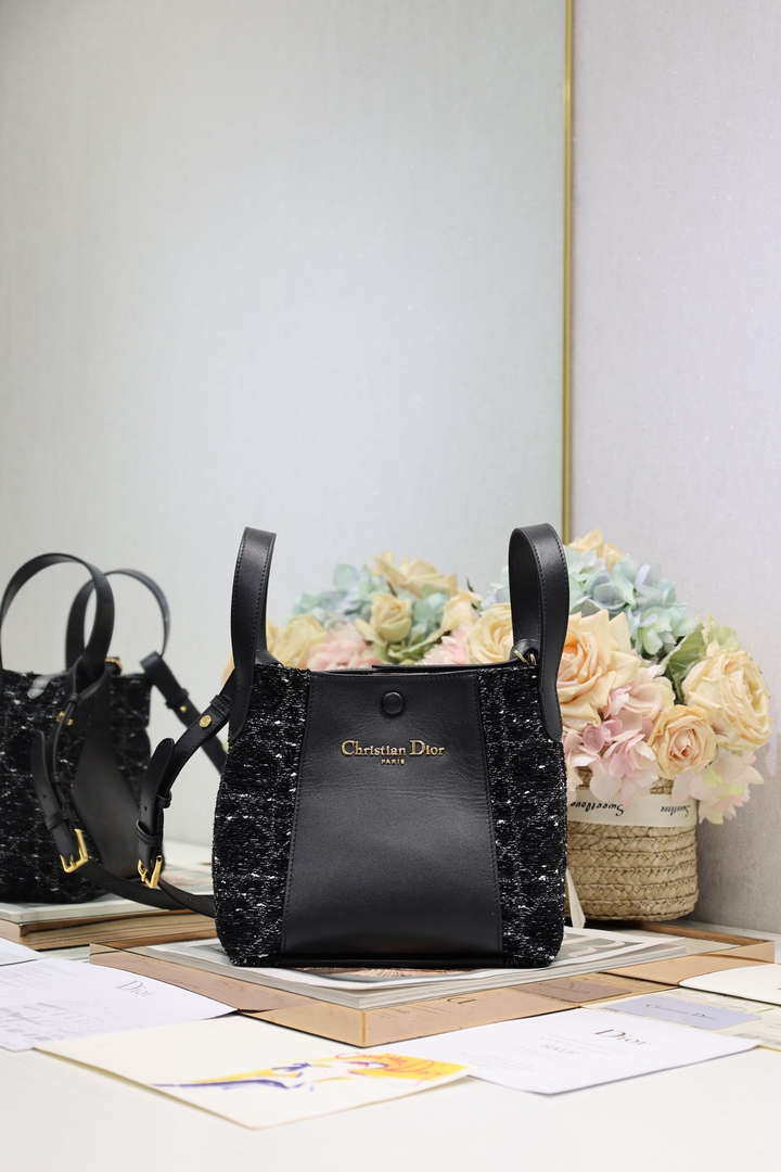 Dior M2840 Black Dior Oblique Jacquard and Smooth Calfskin