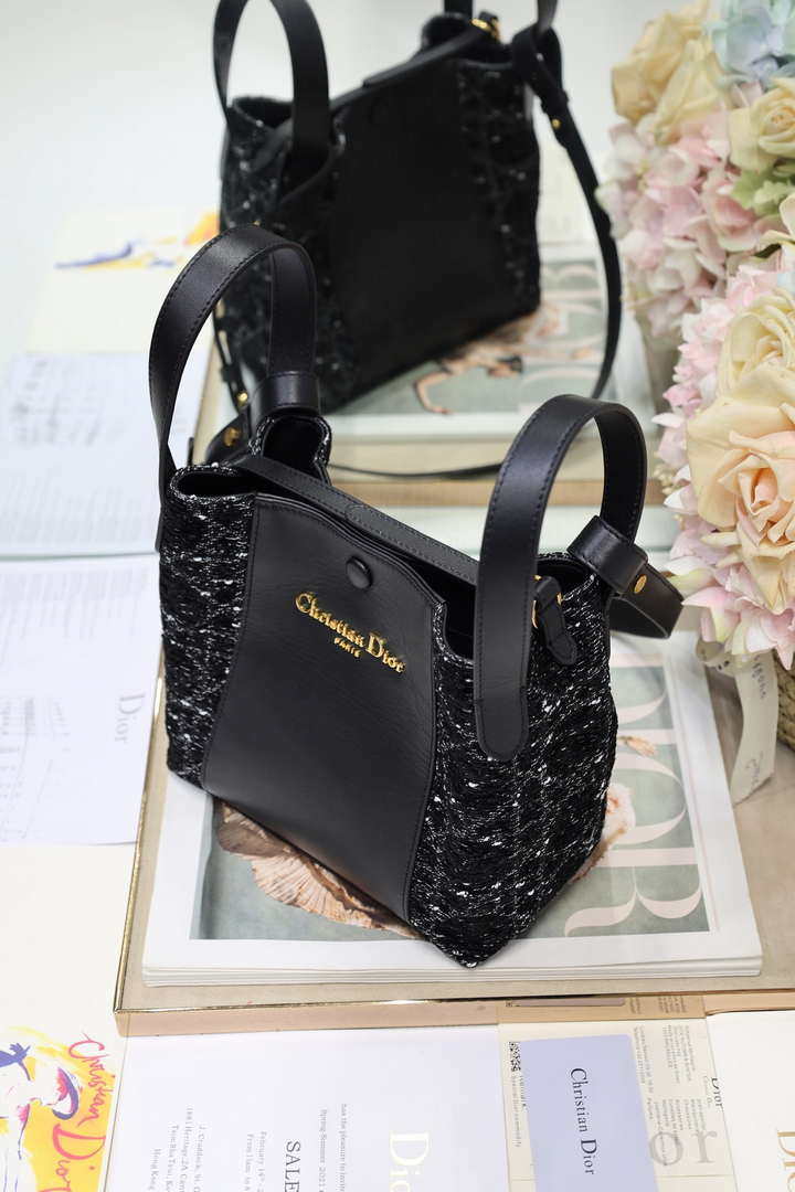 Dior M2840 Black Dior Oblique Jacquard and Smooth Calfskin