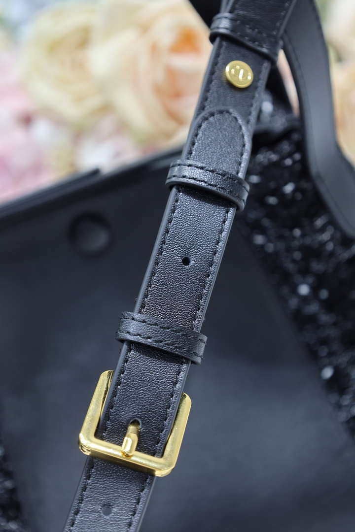 Dior M2840 Black Dior Oblique Jacquard and Smooth Calfskin