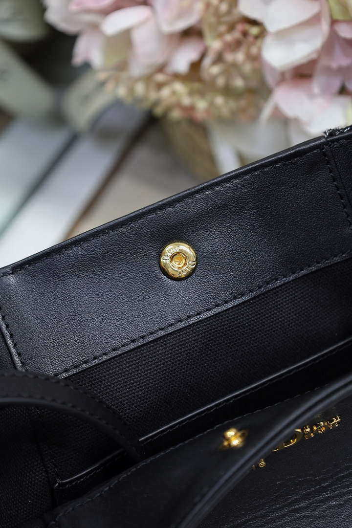 Dior M2840 Black Dior Oblique Jacquard and Smooth Calfskin