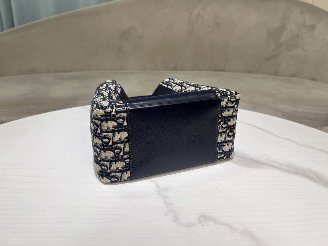 Dior M2840 Blue Dior Oblique Jacquard and Smooth Calfskin