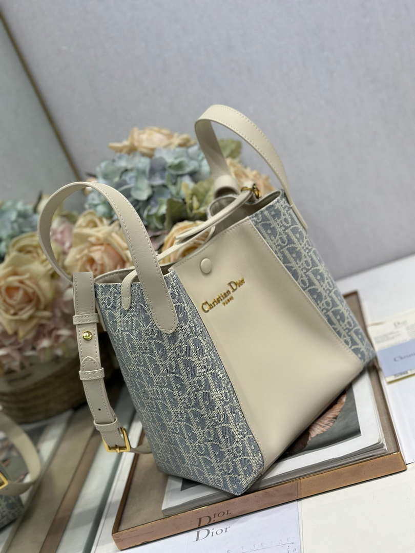Dior  M2840 Small Signature Bucket Bag Blue Dior Oblique Chambray with Raffia Effect and Light Biscuit Smooth Calfskin