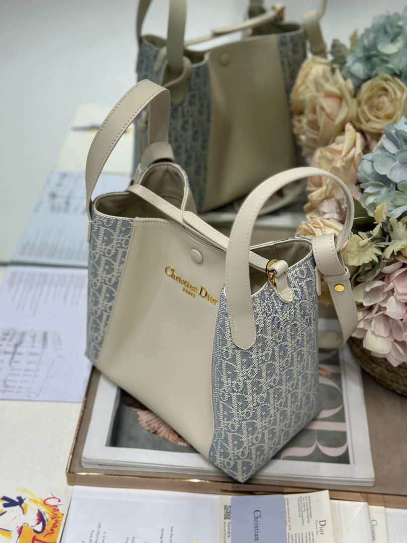 Dior  M2840 Small Signature Bucket Bag Blue Dior Oblique Chambray with Raffia Effect and Light Biscuit Smooth Calfskin