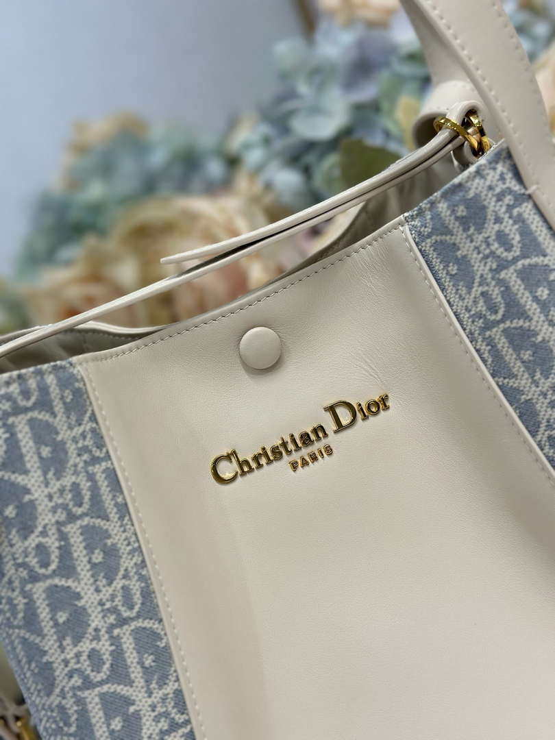 Dior  M2840 Small Signature Bucket Bag Blue Dior Oblique Chambray with Raffia Effect and Light Biscuit Smooth Calfskin