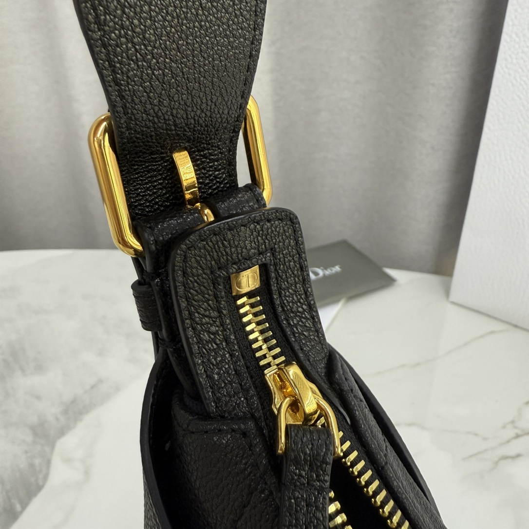 Dior M2845 Small Dior Voyage Bag Black Flat Macrocannage Grained Calfskin