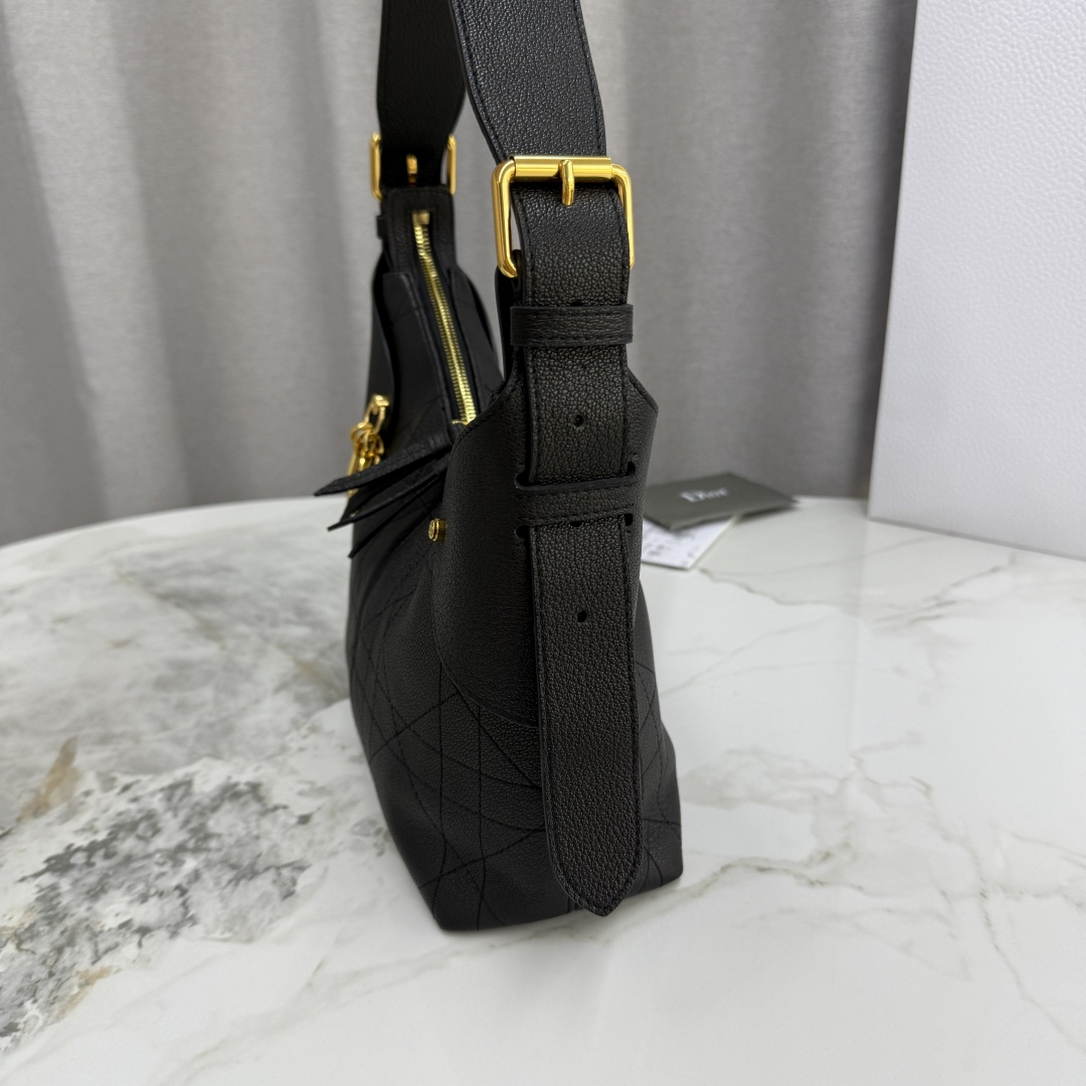 Dior M2845 Small Dior Voyage Bag Black Flat Macrocannage Grained Calfskin