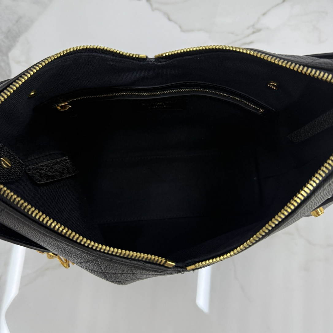 Dior M2845 Small Dior Voyage Bag Black Flat Macrocannage Grained Calfskin