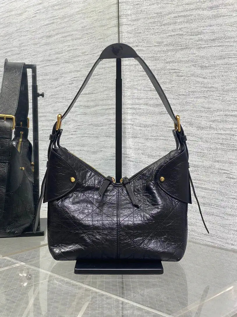 Dior M2845 Small Dior Voyage Bag White Flat Macrocannage Crinkled Calfskin