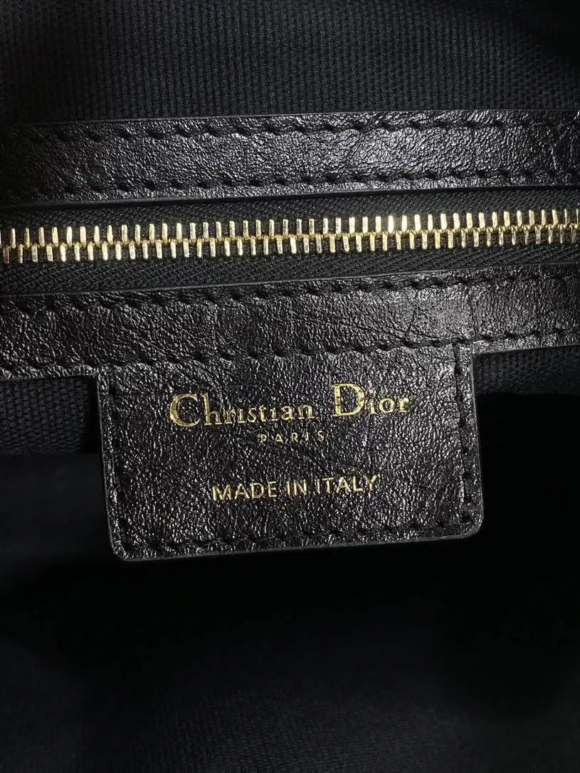 Dior M2845 Small Dior Voyage Bag White Flat Macrocannage Crinkled Calfskin
