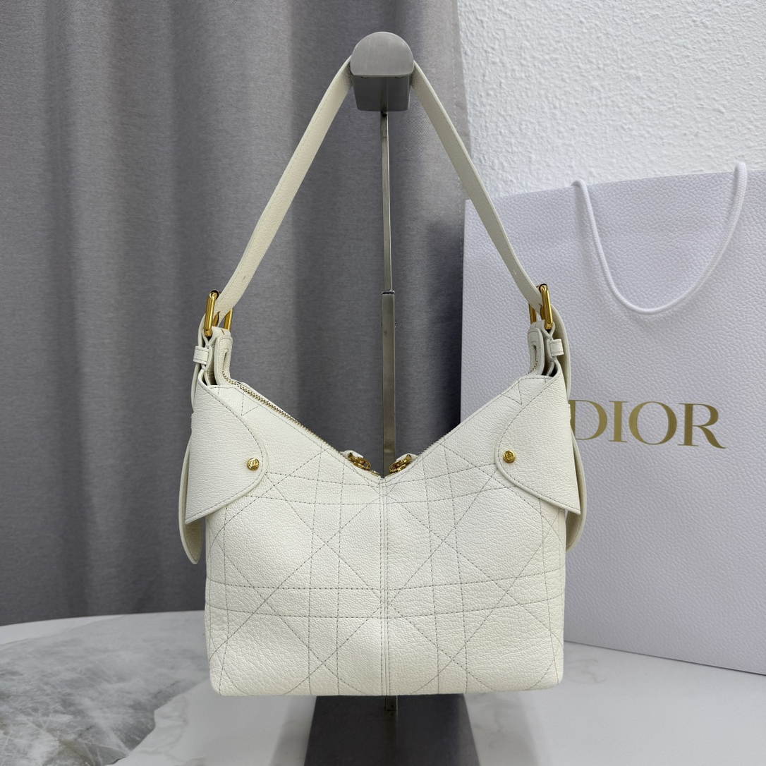 Dior M2845 Small Dior Voyage Bag White Flat Macrocannage Grained Calfskin