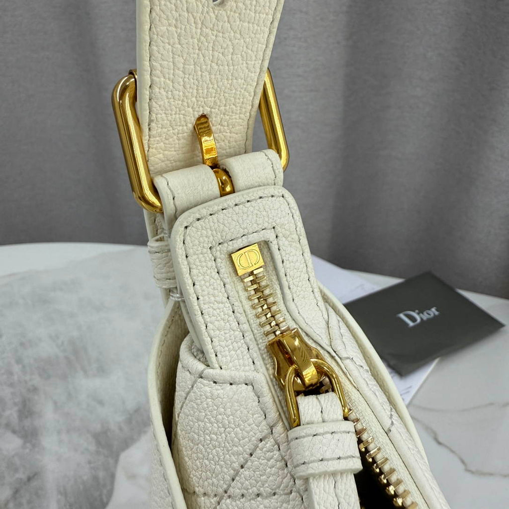 Dior M2845 Small Dior Voyage Bag White Flat Macrocannage Grained Calfskin